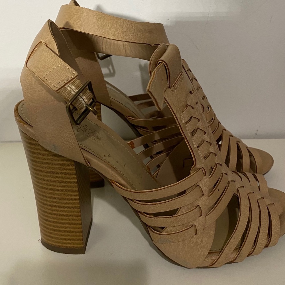 Summer shoes - Picture 2 of 3